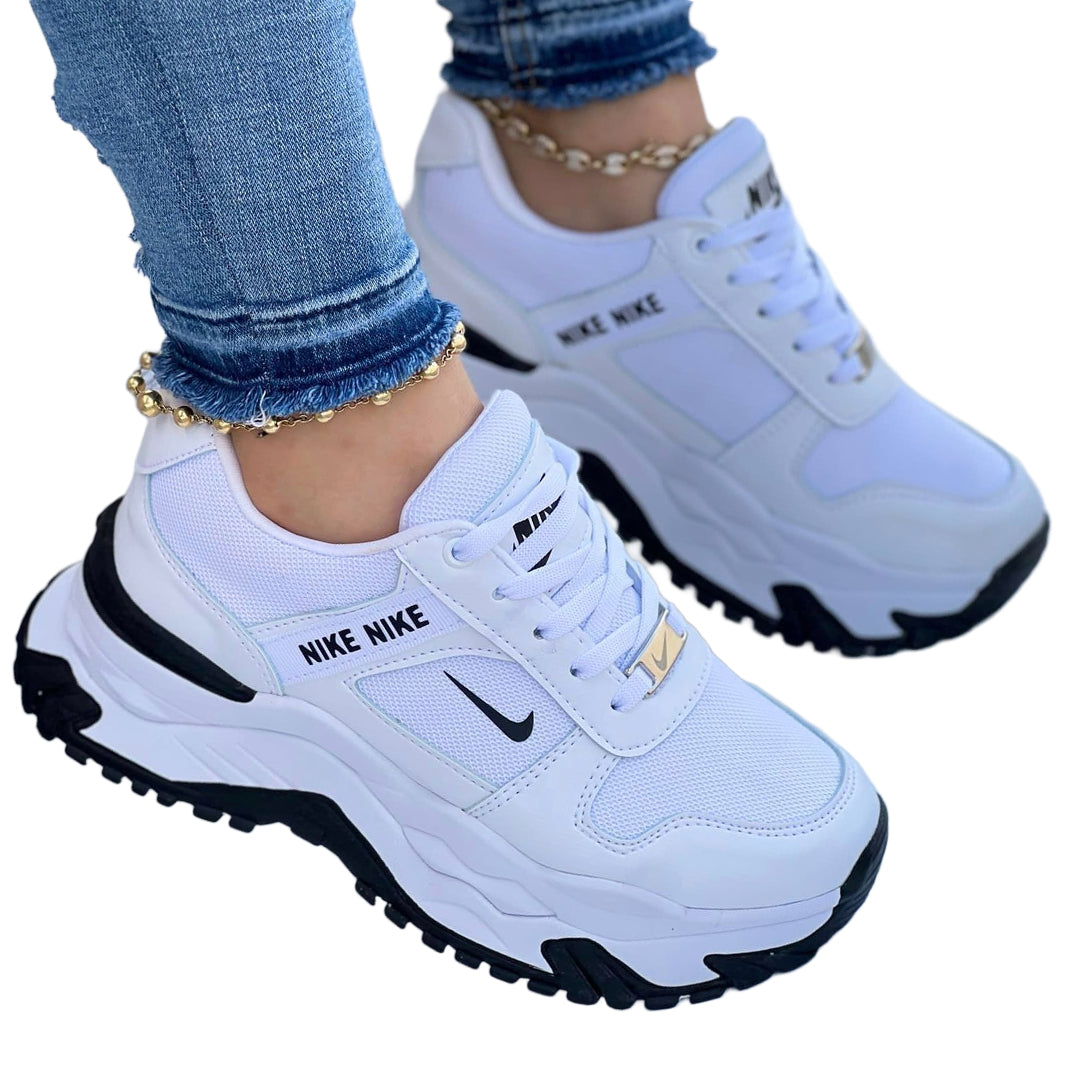 NIKE SUELA ALTA DAMA