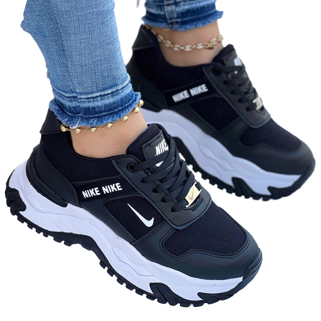 NIKE SUELA ALTA DAMA